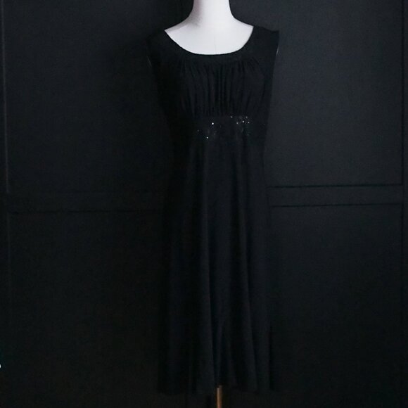 Gorgeous LBD Sleeveless w Lace and Sequins - Picture 2 of 6